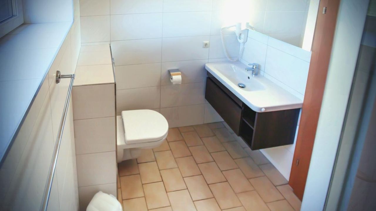 FW 11-17 I Dusche Wc FW 11-17 I Dusche Wc